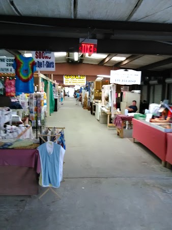 Airport Farmers and Flea Market farmers market