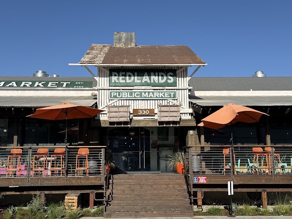 Redlands Market Night farmers market